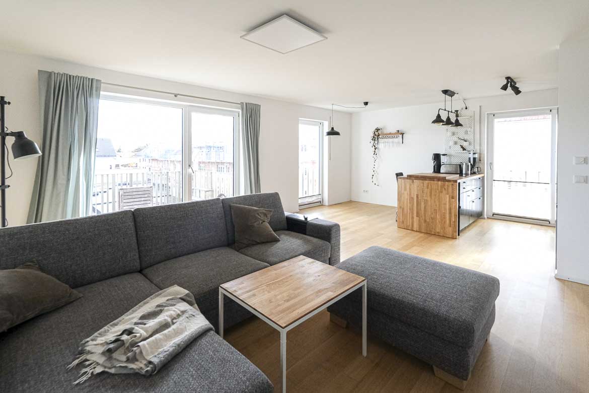 Moderne, sehr helle 4 Zimmer Balkonwohnung in Heimstetten - Jutta Wolf